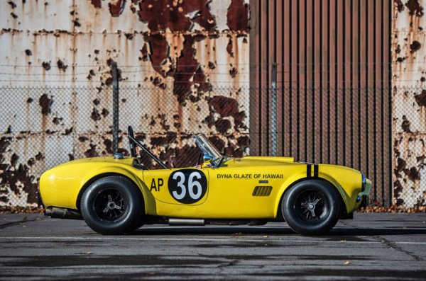 Оригиналите имат странно кормилно управление и примитивно шаси, дори за древната епоха, в която са се появили. Освен това имат и твърде много мощност. Понякога разочароващи и често плашещи, но тези англо-американски икони винаги са били вълнуващи.
